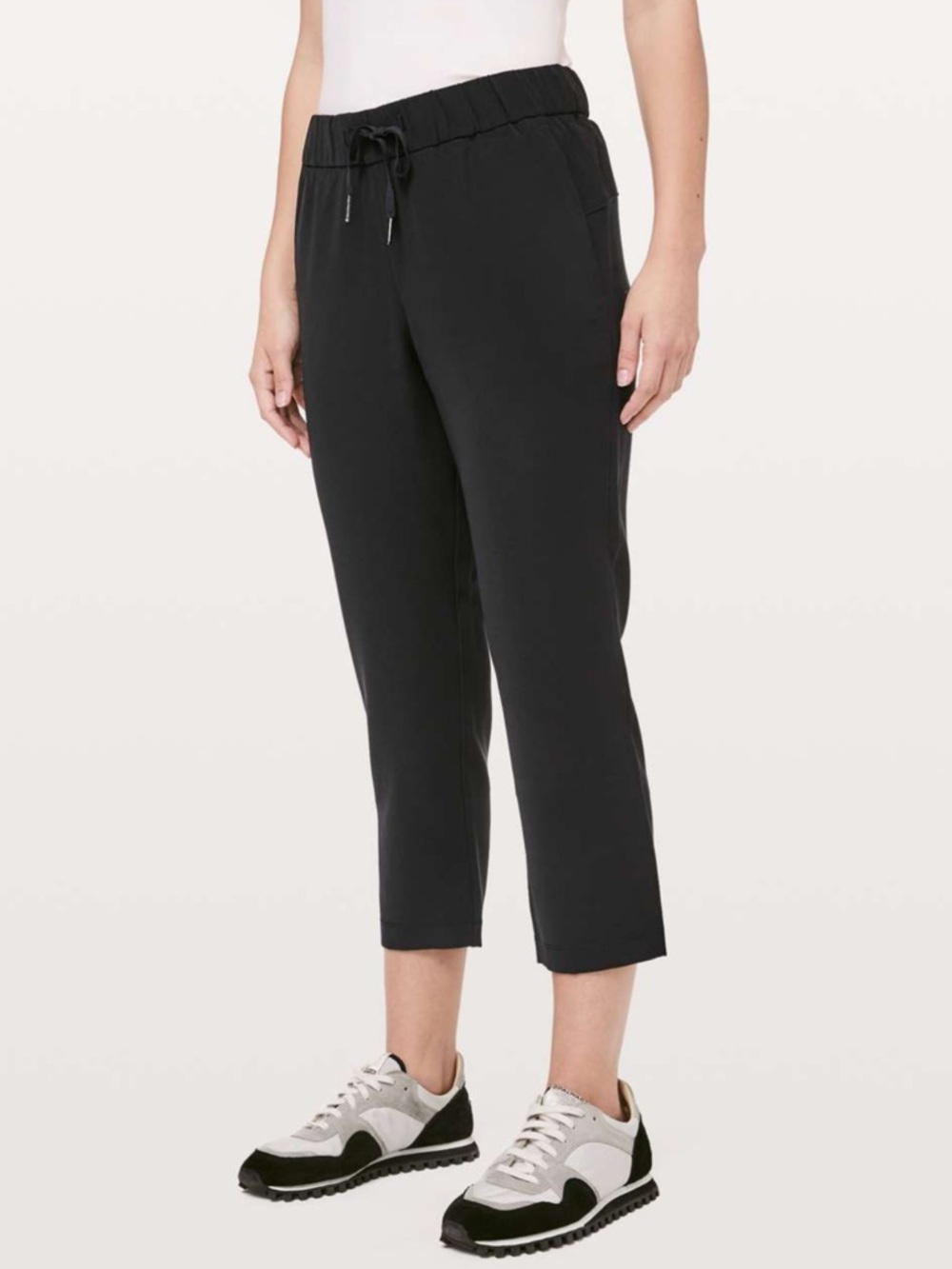 Women’s Lululemon On The Fly Crop Woven 23” Pants Black Size 6